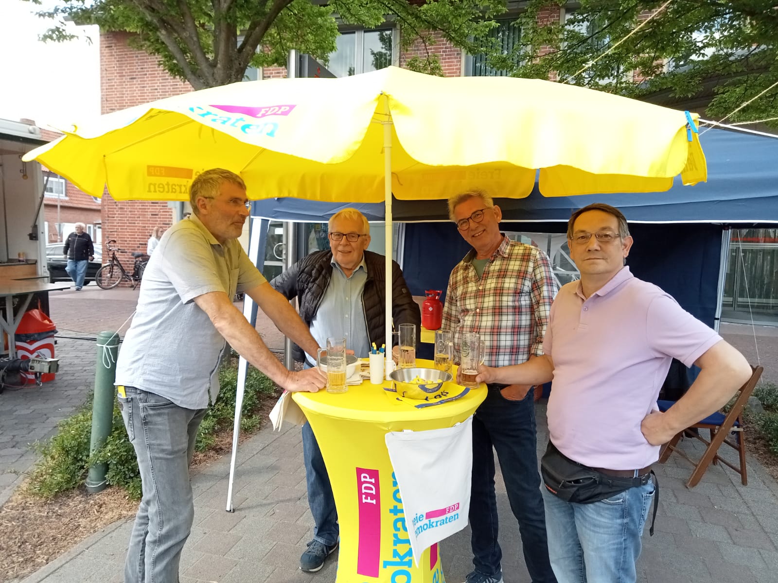 FDP Ortsverband Petershagen Stand auf der Lahder-Maile